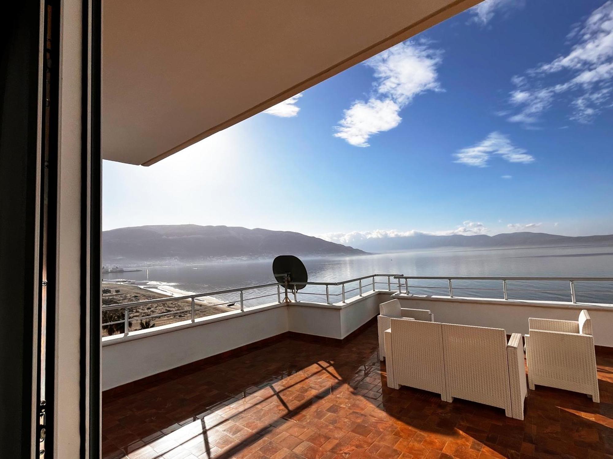 Sky & Sea Viewing Apartment Vlore Exterior photo
